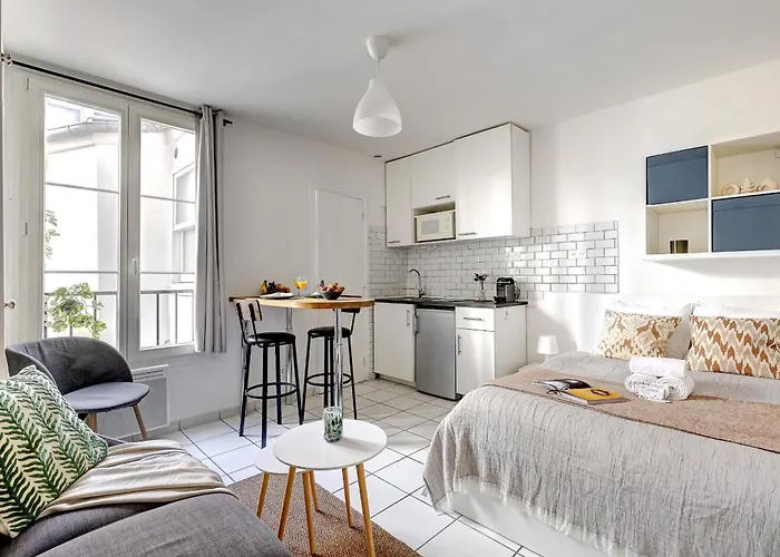 Cozy Stay Near Eiffel Tower & Invalides & Seine