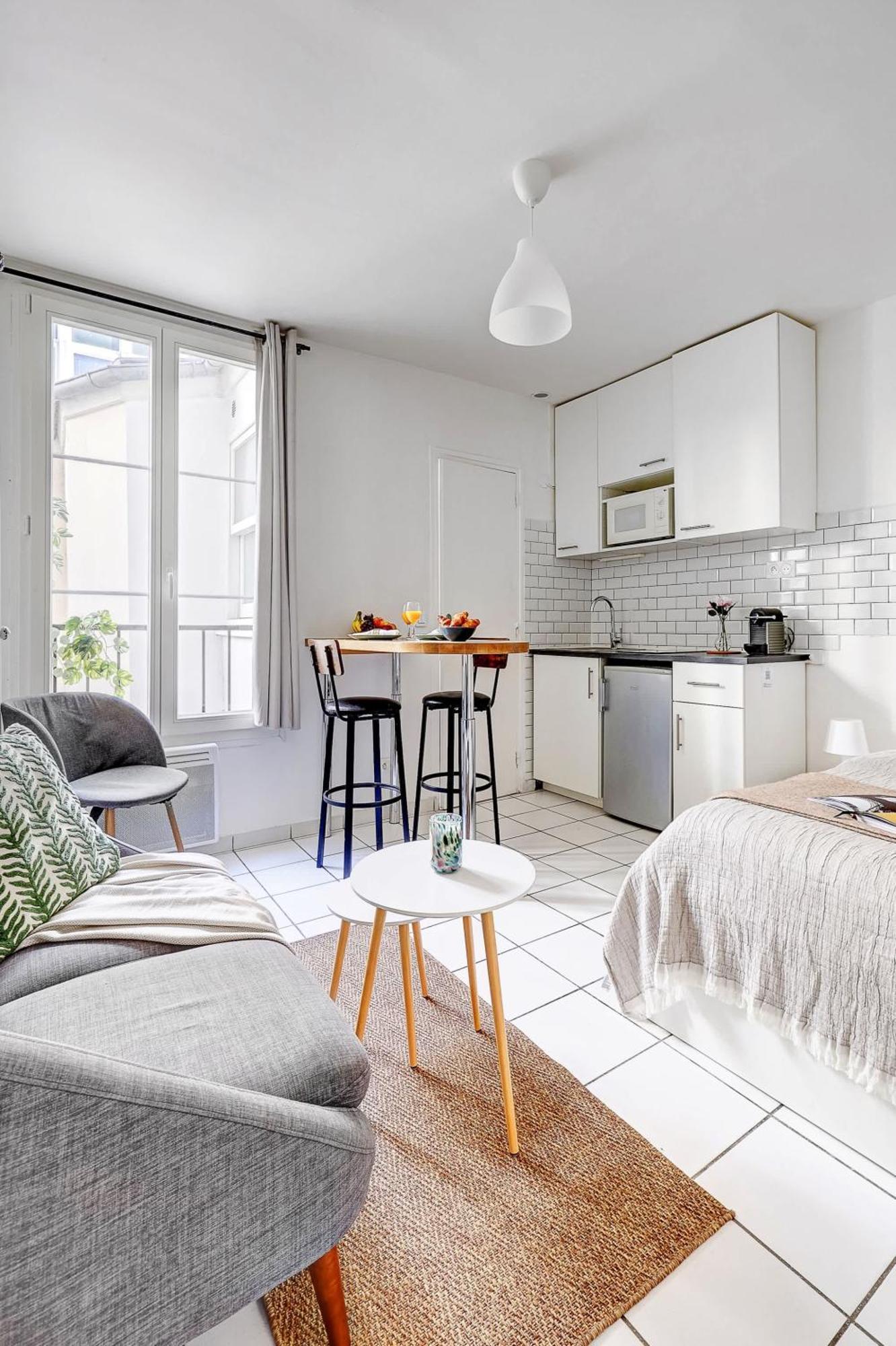 Cozy Near Eiffel Tower & Invalides & Seine Appartement Parijs