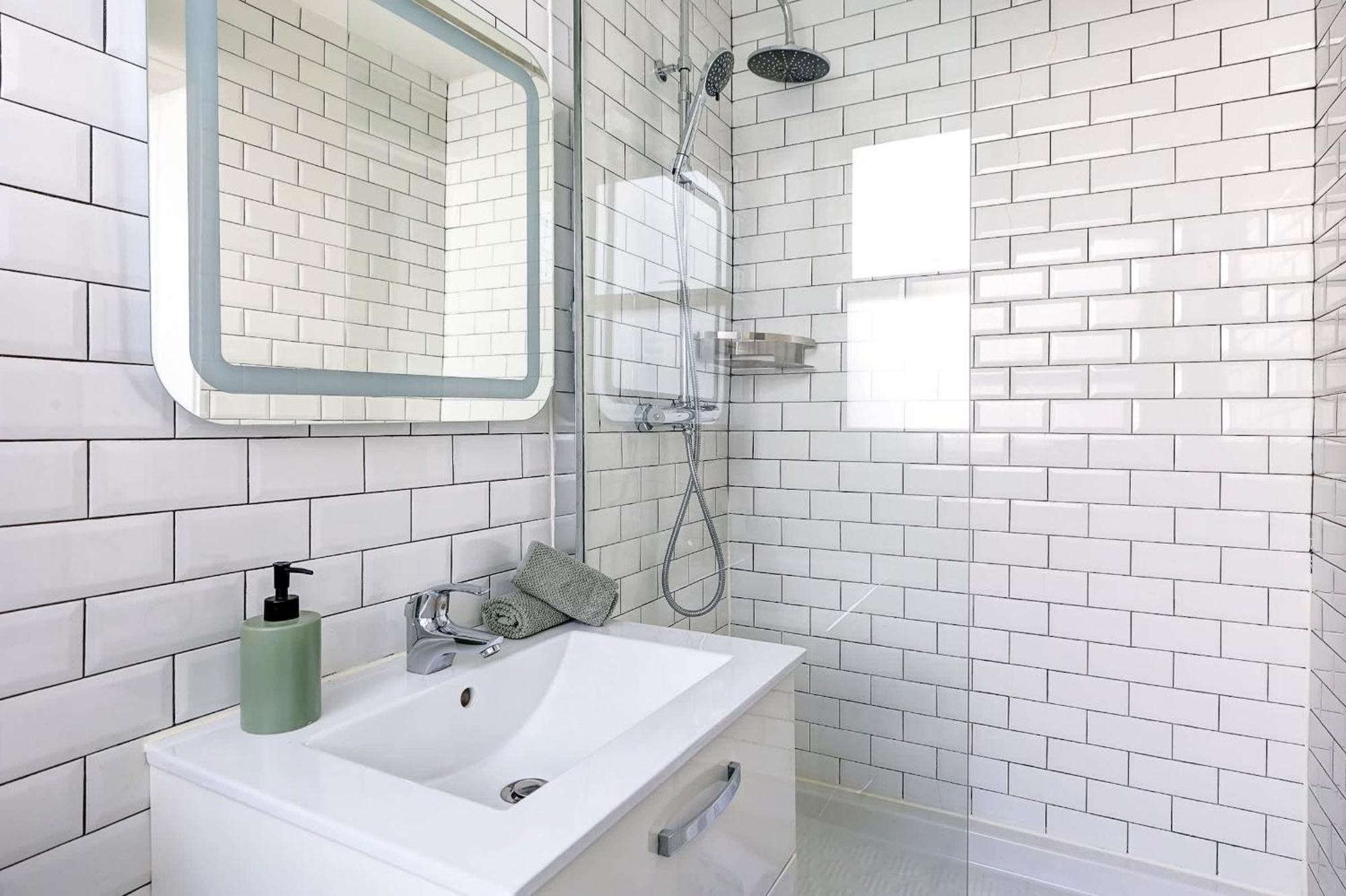 Cozy Near Eiffel Tower & Invalides & Seine * Parijs
