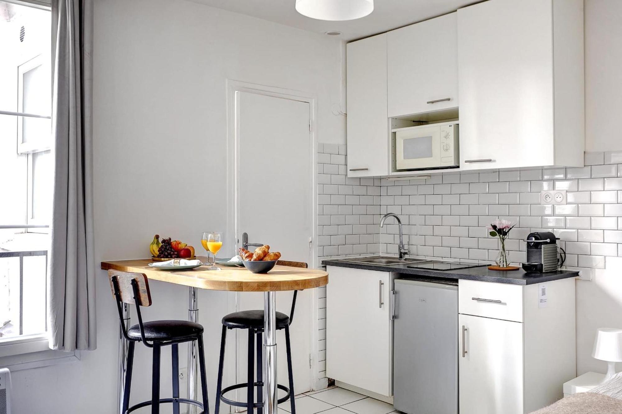 Cozy Near Eiffel Tower & Invalides & Seine Apartment *
